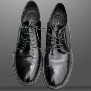 Via Spiga lace up dress shoes
